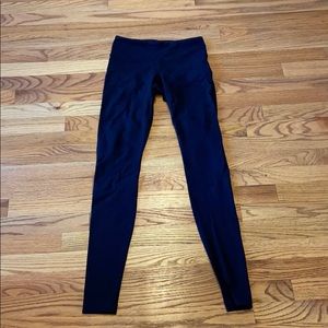 Lululemon wonder under black leggings